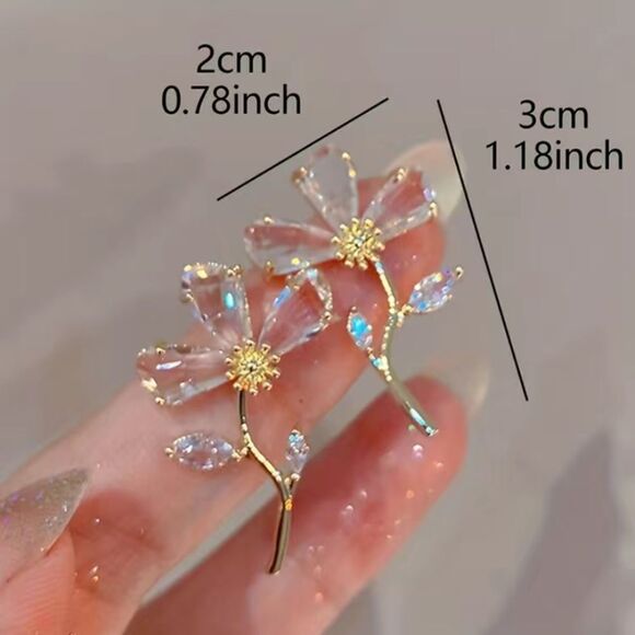 ✨🆕✨ Elegant Delciate Chic Crystal Flower Stud Earrings✨ - Picture 6 of 10